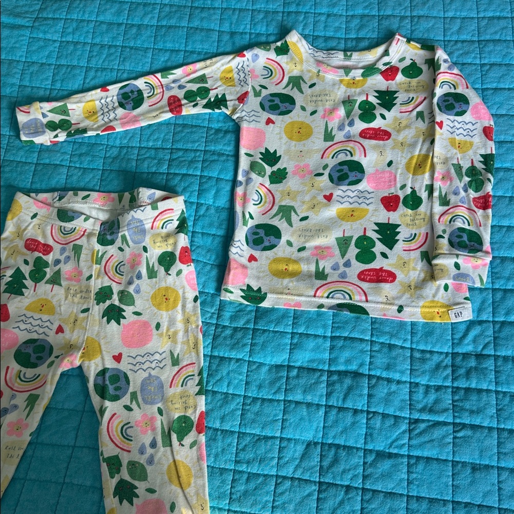 Baby Gap snug fit organically grown cotton size 4T